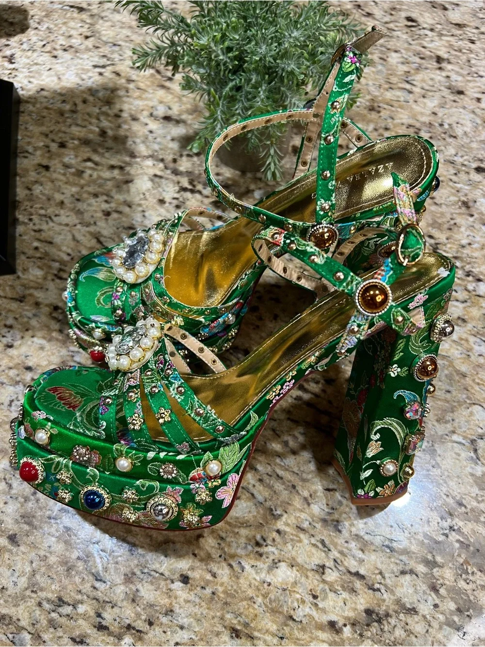 AZALEA WANG ANNIE STRAPPY EMBELLISHED CHUNKY SANDAL IN GREEN 10